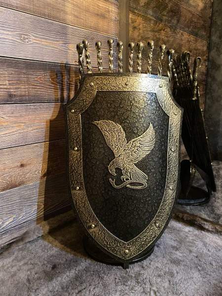 Щит "Царица Тамара", эмблема "Орел"