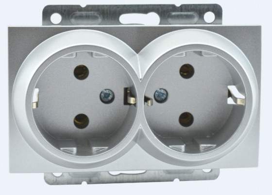 Розетка Mono  500-002104-120  серебро  2-ой  с/з с/п 16А  L/D