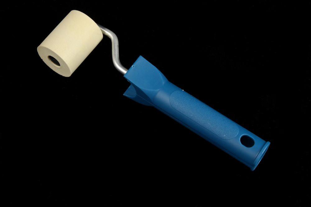 Валик  4,5см полиуретан д/прикат. обоев,  ручка  95860502/95860110