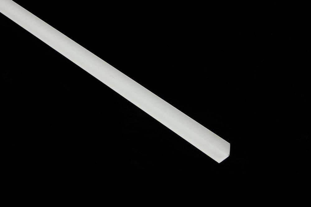 Уголок 20х20  2,7м  Белый Идеал