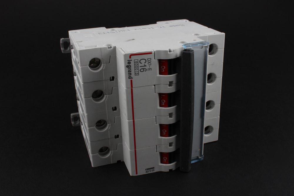 Авт. выключатель DX 3-E  Legrand  4П  C16A  6кА  407305