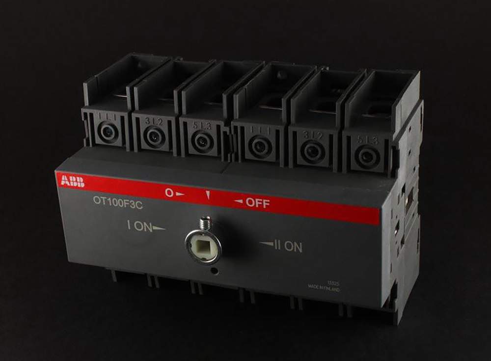 Рубильник  ABB OT100F3C  3P  реверс 1SCA105008R1001