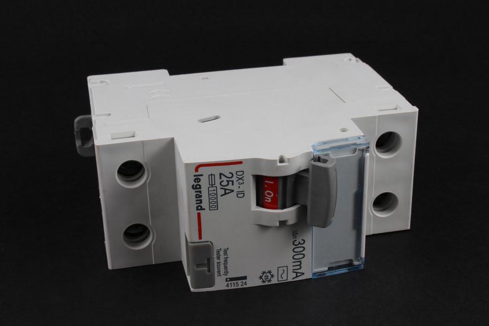 УЗО  Legrand  DX3  2П  25A  300мА-АС  411524