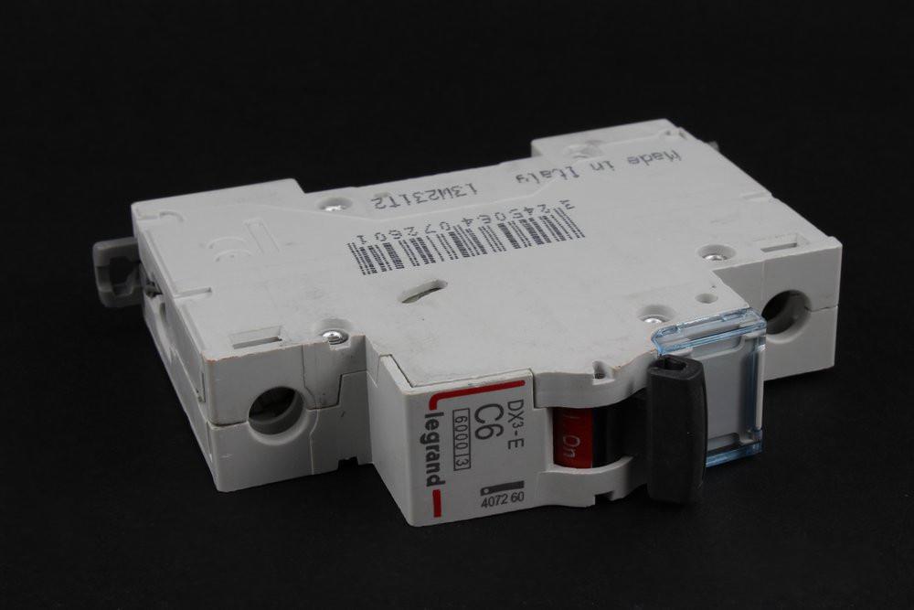 Авт. выключатель DX 3-E  Legrand  1П  C 6A  6кА  407260